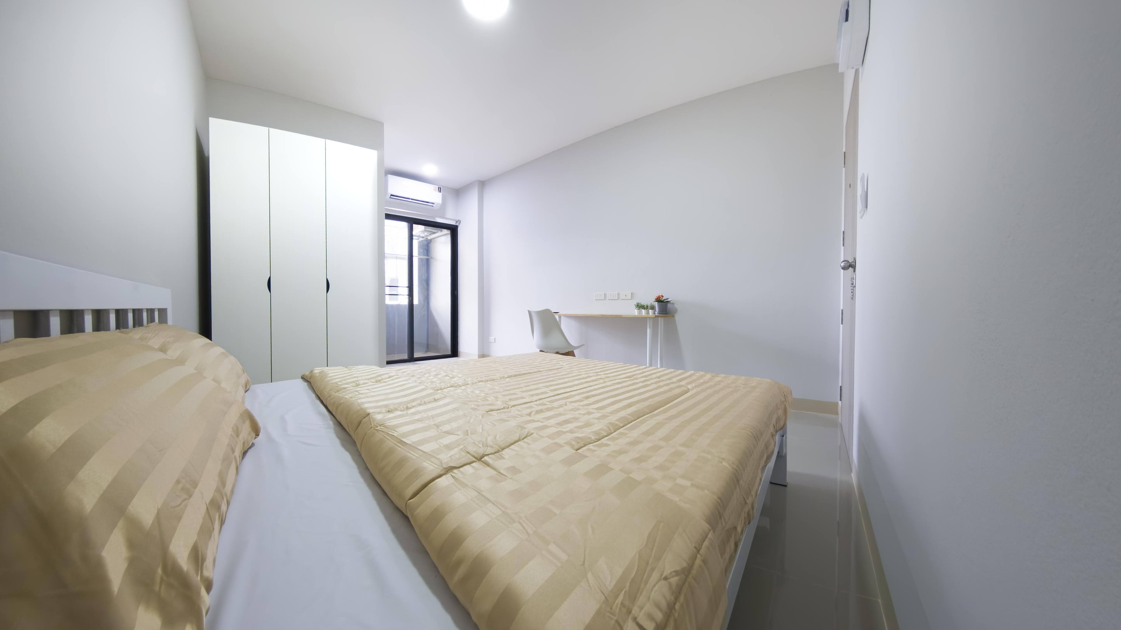 แกลเลอรี่ item seven